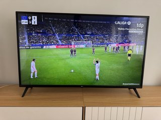 LG 55” 4K Smart TV - Modelo 55UM7100PLB