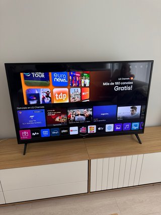 LG 55” 4K Smart TV - Modelo 55UM7100PLB