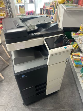 Impresora Profesional Konica Minolta bizhub C284.