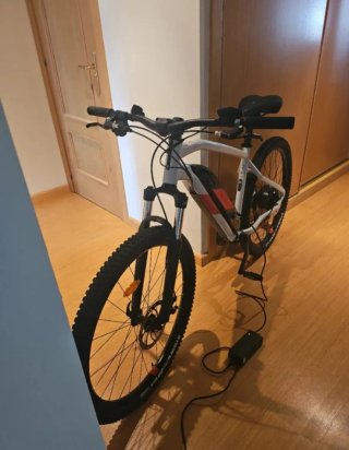 Bicicleta Eléctrica Blanca