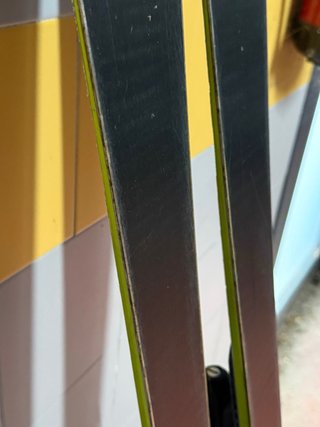 Sci Elan SLRace 160 con attacchi