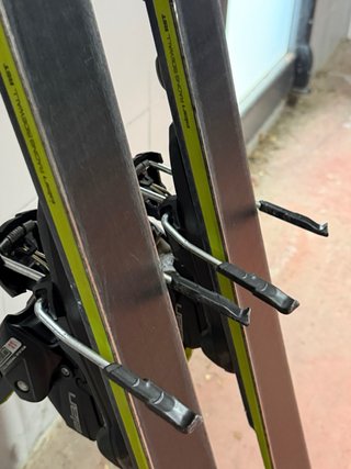 Sci Elan SLRace 160 con attacchi