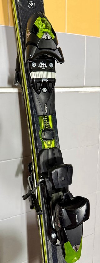 Sci Elan SLRace 160 con attacchi