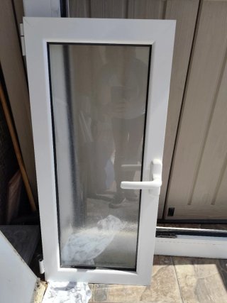 Ventana aluminio blanca doble hoja oscilo batiente