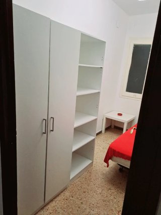 Alquilo habitación para chico en ripollet