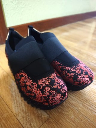 Zapatillas Gioseppo Plataforma Negras y Coral