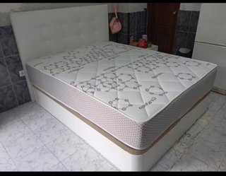 Canapés de madera con colchón incluidos