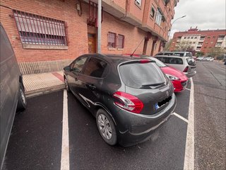 Peugeot 208 2013