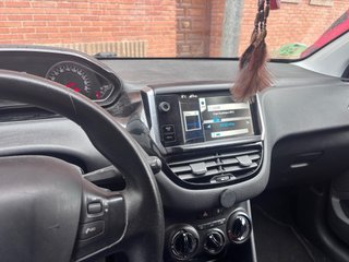 Peugeot 208 2013