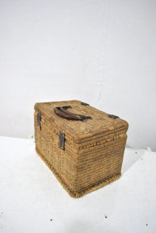 Antigua cesta de esparto
