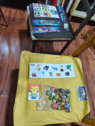 * 4.000 POKÉMON+SOBRES+ÀLBUMS+FIGURAS**