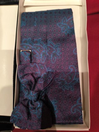 Papillon e fascia girovita Fendi