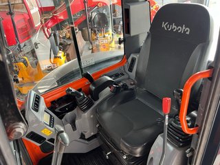 Mini excavadora Kubota U55