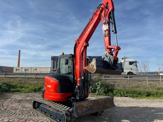 Mini excavadora Kubota U55