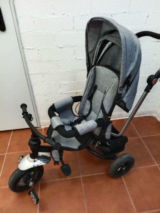 Triciclo infantil con pedales