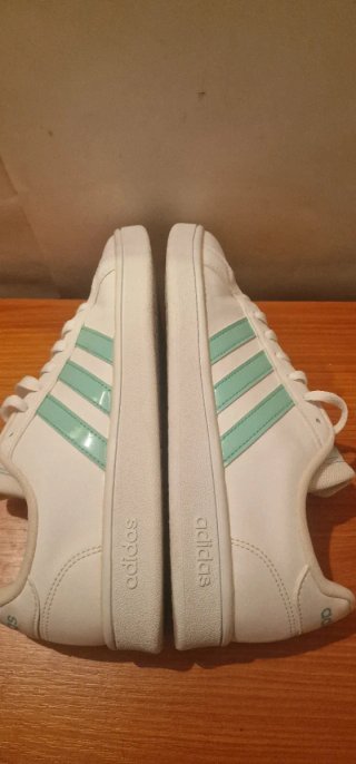 Zapatillas Adidas Blancas y Verdes Talla 40