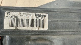 Faro Derecho Peugeot 9640559480
