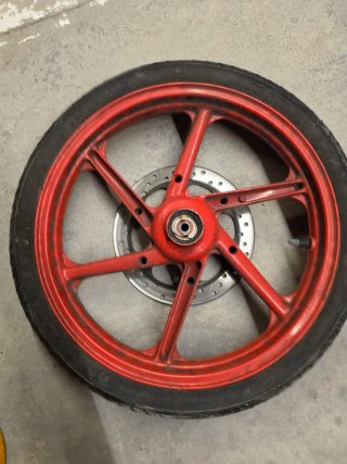 Llantas Honda NS1 Rojas Buen estado