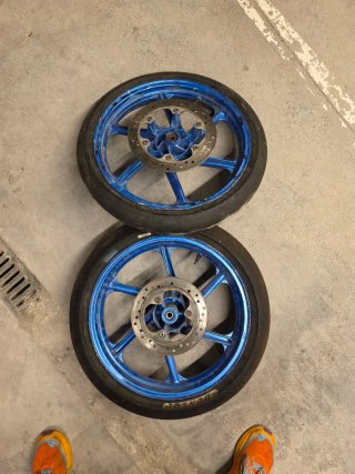 Llanta Azul Honda NS1 con Piñón