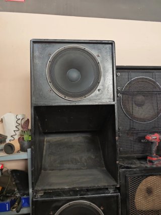 Cajón tipo JBL 4530 15"