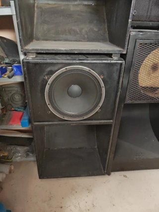 Cajón tipo JBL 4530 15"