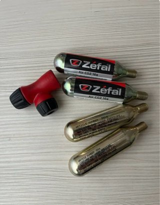 Adaptador CO2 Zéfal + 4 cartuchos