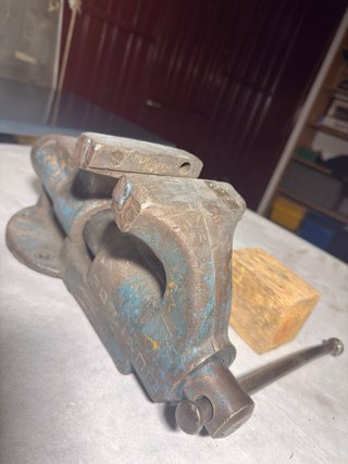 Tornillo de banco Irimo 125