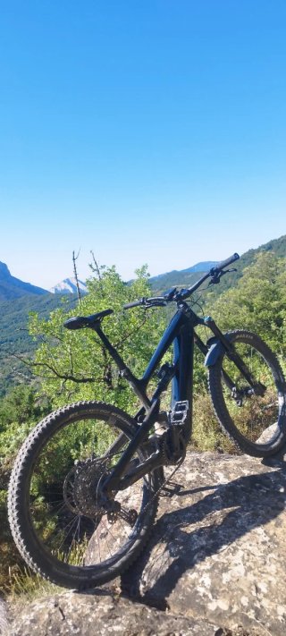 Bicicleta Enduro Eléctrica - YT Decoy Core 3