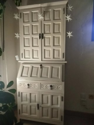 Mueble escritorio blanco y beige