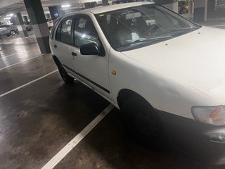 Nissan Almera 1999