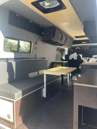 Mercedes-Benz Sprinter Camper Van  año 2022