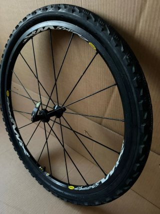 Rueda delantera Mavic Crossmax XL 26 cerámica