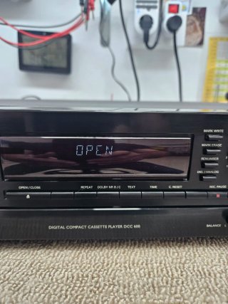 Philips DCC600 Digital Compact Cassette. Averiado