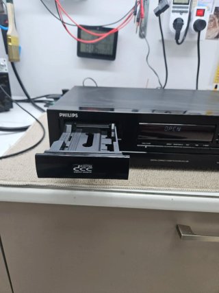 Philips DCC600 Digital Compact Cassette. Averiado
