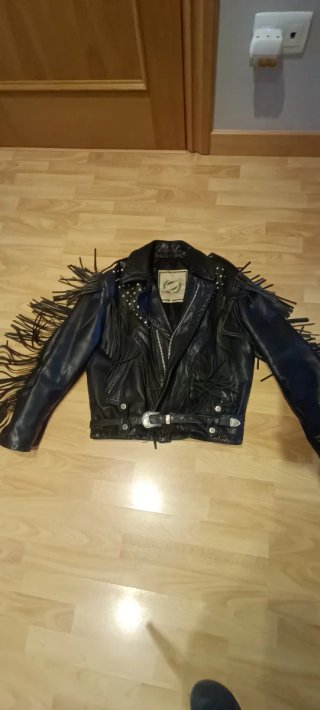 Cazadora de cuero Ami con flecos