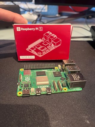 Raspberry Pi 5 16GB RAM con caja