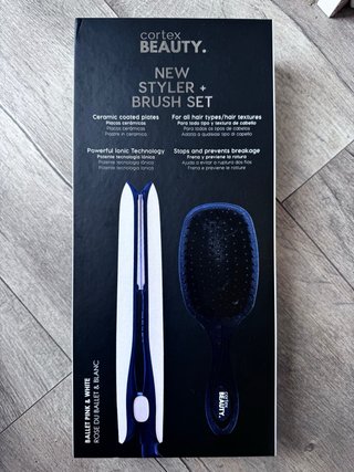 Plancha de pelo marca cortex beauty . Sin estrenar