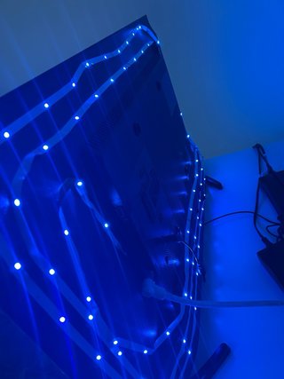 TV Samsung 32” LED + Luces LED Traseras