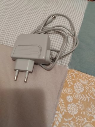 Nintendo 3ds XL rosa con 3 juegos