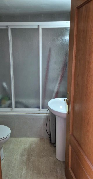 Casa con cochera y piso