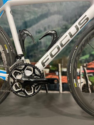 Bicicleta Carretera FOCUS Cayo Talla M Carbono