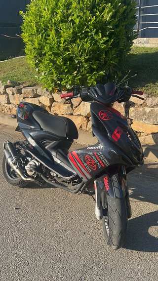 Yamaha Aerox 49cc Cambio por marchas