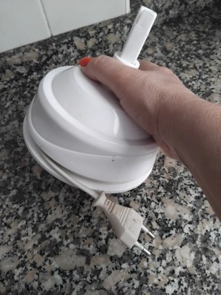 Exprimidor Nevir Blanco