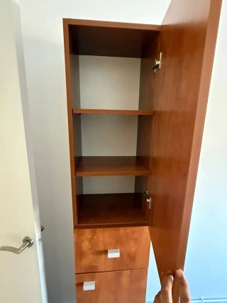 Armario vertical de madera