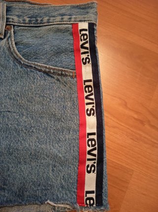 Shorts vaqueros Levi's con banda lateral