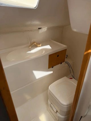 Velero Golfiño 7.25 listo para navegar.