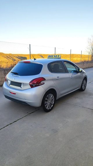 Peugeot 208 1.6 HDI 2017