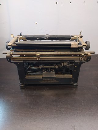 ANTIGUA MAQUINA DE ESCRIBIR UNDERWOOD ORIGINAL