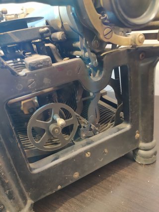 ANTIGUA MAQUINA DE ESCRIBIR UNDERWOOD ORIGINAL