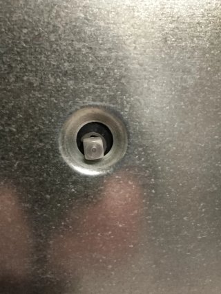 1 puerta  para Registro de  Instalaciones